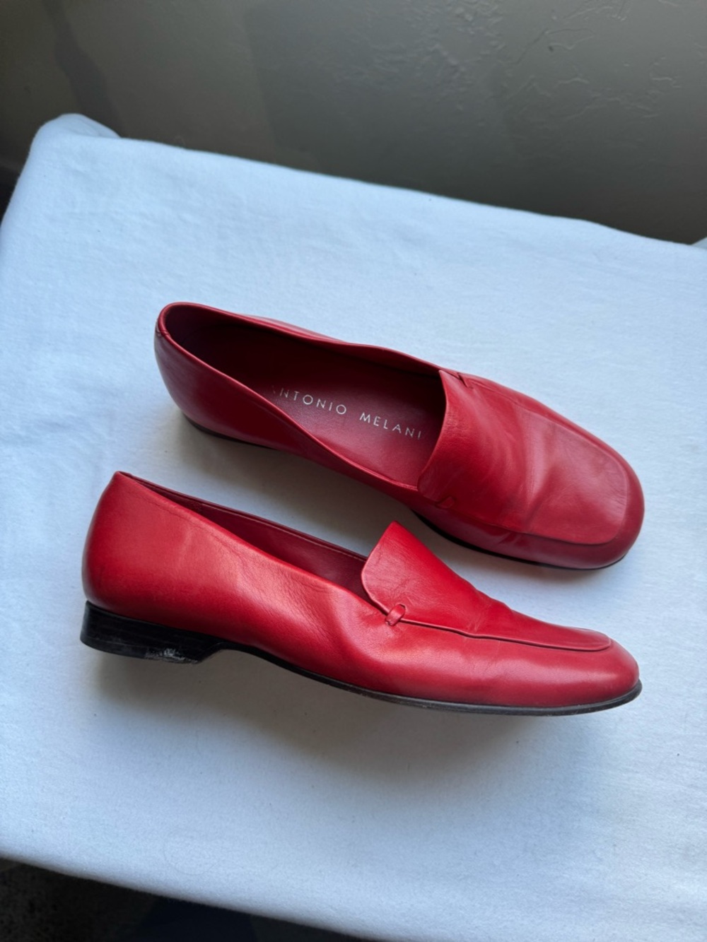 Y2K Sophisticated Antonio Melani Leather loafers, with a leather Sole Size 5.5